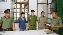 Bắt tạm giam đối tượng mua bán, tàng trữ, sử dụng trái phép vũ khí quân dụng