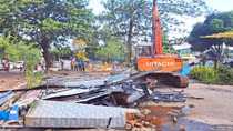 Cưỡng chế trạm xe buýt xây dựng trái phép tại Phú Quốc