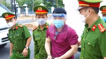 Nâng khống giá thuốc vì... vay ngân hàng nhiều tiền
