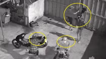 Camera ghi rõ nét quá trình các đối tượng đột nhập công ty trộm nhiều tài sản