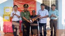 Công an tỉnh Gia Lai bàn giao 2 nhà tình nghĩa