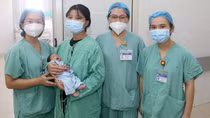 Cứu sống trẻ sơ sinh phình mạch não hiếm gặp