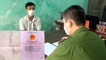 Đối tượng dùng sổ đỏ giả để mua bán đất sa lưới