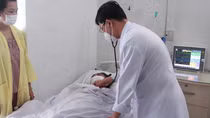 30 lần sốc điện cứu bệnh nhân mắc chứng “cơn bão điện học”