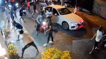 Bắt giam nhóm đối tượng dùng súng và hung khí thanh toán nhau đêm mùng 2 Tết