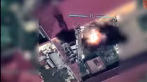 Ukraine khoe video UAV Bayraktar không kích lực lượng Nga trên đảo Rắn