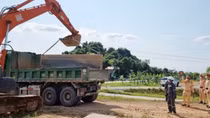 Đảm bảo an toàn giao thông ở vùng "chang chang cồn cát"