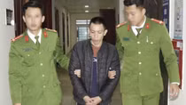 "Ôm" 8 bánh heroin vượt rừng tuồn vào nội địa