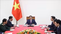Thủ tướng Phạm Minh Chính điện đàm với Thủ tướng Quốc vụ viện Trung Quốc