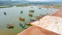 Có khu neo đậu tránh trú bão gần 60 tỷ nhưng ngư dân vẫn nơm nớp khi bão về