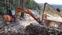 Cưỡng chế, tháo dỡ căn nhà của chàng trai “bỏ phố về quê”