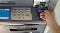 Tỷ trọng giao dịch rút tiền mặt qua ATM giảm mạnh