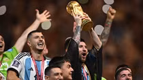 Khoảnh khắc lịch sử của Messi