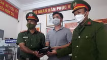 Phó Trưởng Công an phường trả 300 triệu đồng cho người đánh rơi