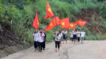 Học sinh cả nước háo hức đến trường