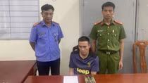 Dùng mô tô phân khối lớn vận chuyển 1 bánh heroin