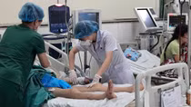 Tăng ca COVID-19 nặng và tử vong, Bộ Y tế yêu cầu bố trí nhân lực điều trị