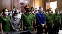 Vụ cha đẻ và dì ghẻ bạo hành bé gái 8 tuổi: Trả hồ sơ điều tra bổ sung