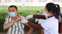 750 can, phạm nhân trong Trại tạm giam Công an Sơn La tiêm vaccine phòng COVID-19