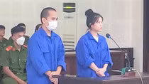 Cặp đôi phiên dịch hối hận vì tham tiền của người nước ngoài