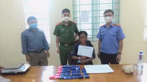 "Cõng" 8 bánh heroin và hàng chục nghìn viên ma túy tổng hợp đi tiêu thụ