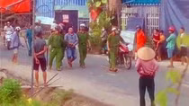 Tạm giữ đối tượng chém dã man một phụ nữ