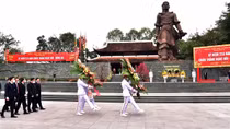 Dâng hương tưởng nhớ Hoàng đế Quang Trung - Nguyễn Huệ