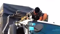 Thu giữ hàng trăm còi hơi của các xe lưu thông trên QL20