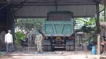 CSGT xử lý mạnh tay kết hợp tuyên truyền, nhiều chủ xe tự giác cắt thùng