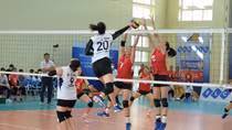 “Nhà nghèo” chỉ lo trụ hạng