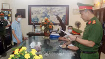 Vì sao Việt Á?
