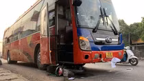 Khám nghiệm xe khách tông chết người, phát hiện thuốc lá lậu