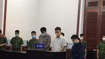 Băng nhóm lừa các cô gái trẻ vào tiệm massage kích dục lãnh án