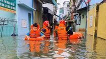 Đà Nẵng - tình người sau mưa lũ