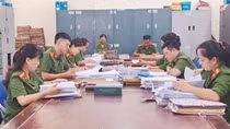 “Đếm ngược” chờ ngày đặc xá