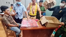 Điều tra mở rộng đường dây vận chuyển hơn 2.000 điện thoại Iphone nhập lậu