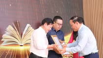 Trao giải thưởng cuộc thi sáng tác "Trang sách tôi yêu"