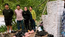 Hơn 12 ngàn gói thuốc lậu tập kết trong chòi hoang