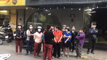 Người dân xót xa với những nạn nhân vụ cháy trên phố Phạm Ngọc Thạch