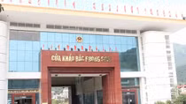 Cửa khẩu Bắc Phong Sinh lại tạm dừng hoạt động