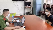 Câu kết với bảo vệ để bảo kê, thu "phế" vận chuyển vật liệu xây dựng