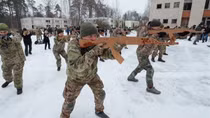 Ukraine "khoe" quân đội mạnh thứ hai thế giới, chỉ sau Mỹ