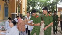 Công an Tây Ninh khám bệnh, cấp thuốc miễn phí cho người dân nghèo