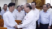 Chủ tịch nước Nguyễn Xuân Phúc tiếp xúc cử tri TP Hồ Chí Minh