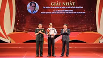 Trao giải cuộc thi viết "Bảo vệ nền tảng tư tưởng của Đảng trong tình hình mới"