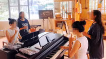 Khi dân công sở đua nhau đi học… hát karaoke