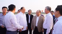 Phó Thủ tướng Lào cùng lãnh đạo TP Hồ Chí Minh thăm và làm việc tại Van Phuc City