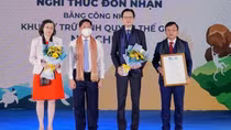 Đón bằng công nhận Khu dự trữ sinh quyển thế giới Núi Chúa