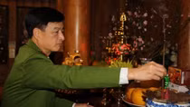 Thứ trưởng Nguyễn Duy Ngọc thắp hương tưởng nhớ các đồng chí cố lãnh đạo Bộ