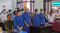 Tạm hoãn phiên toà xét xử vụ án “đưa, nhận hối lộ” tại Cảng hàng không Phú Bài